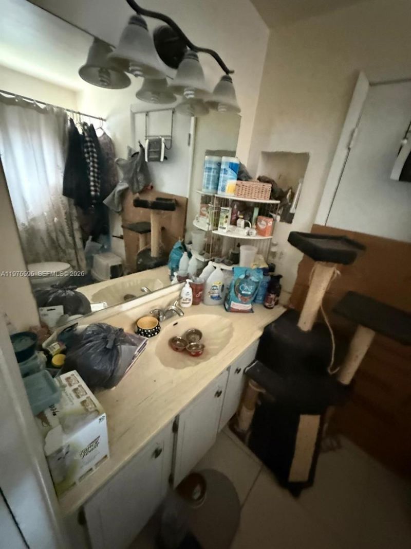 8105 NW 74th Ter , Tamarac, FL 33321 Photo