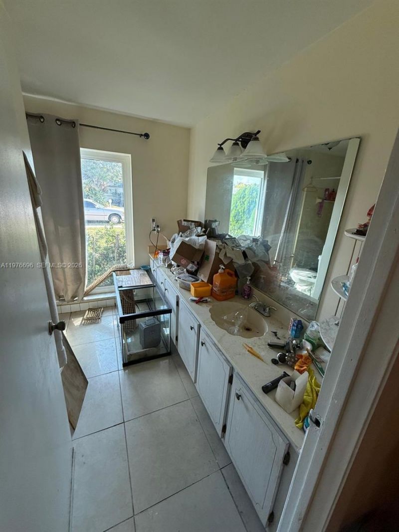 8105 NW 74th Ter , Tamarac, FL 33321 Photo