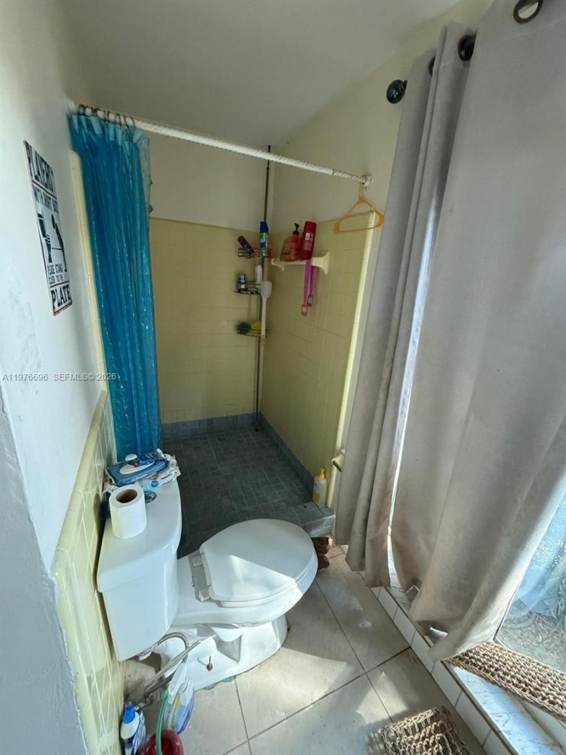 8105 NW 74th Ter , Tamarac, FL 33321 Photo