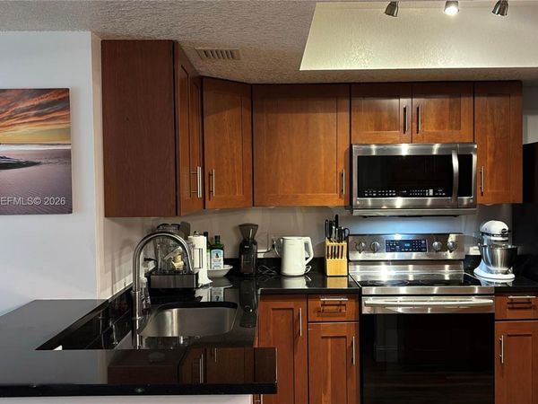 5570 NW 44th St, Unit 204A, Lauderhill, FL 33319