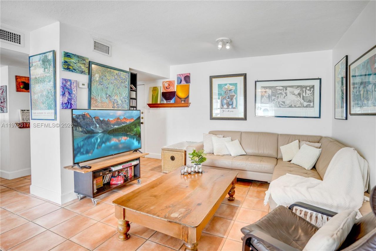 1455 West Ave , Unit 202, Miami Beach, FL 33139 Photo