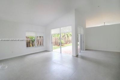 10889 NW 58th Ter , Doral, FL 33178 Photo