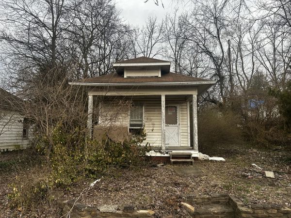 516 W Elm Street, Harrisburg, IL 62946