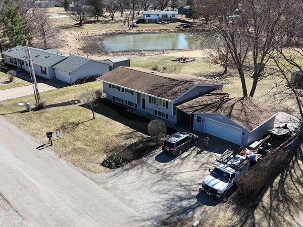 3308 W Jefferson Avenue, Fairfield, IA 52556