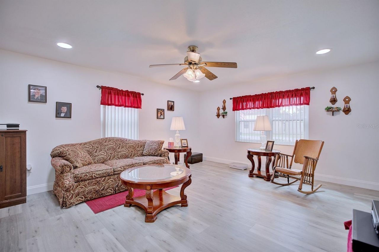 206 Ariana Place, Auburndale, FL 33823 Photo