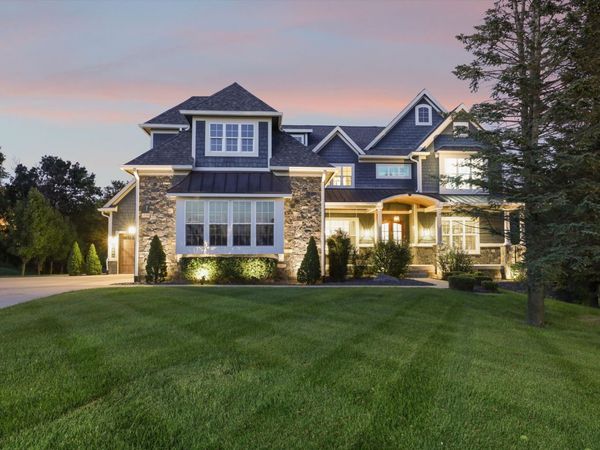 1738 S 40th Court, West Des Moines, IA 50265