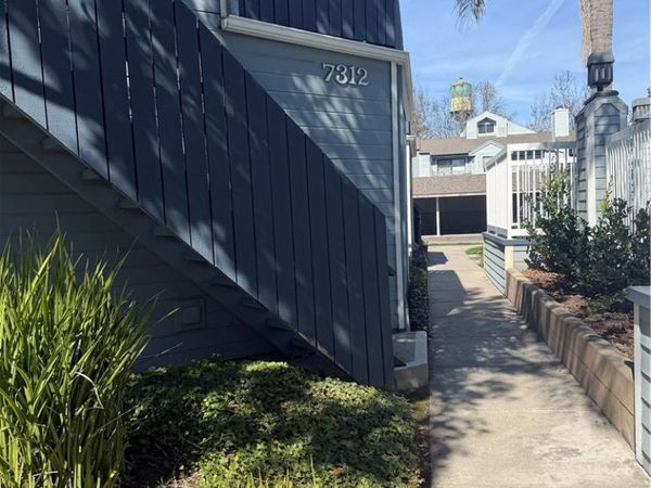 7312 Quill Dr, Unit 18, Downey, CA 90242