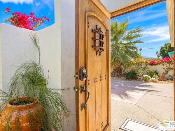 511 N Calle Rolph, Palm Springs, CA 92262