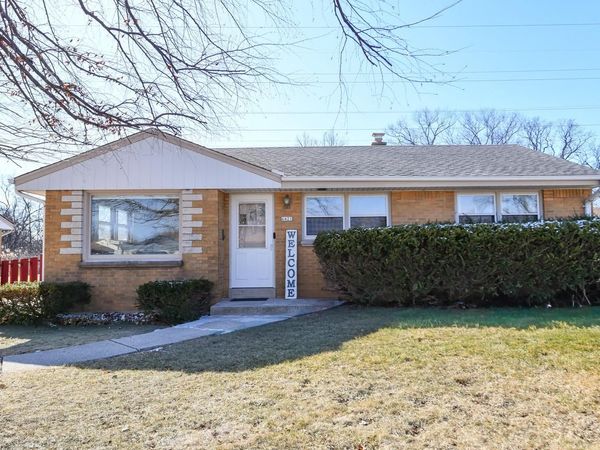 6421 W Allerton AVENUE, Greenfield, WI 53220