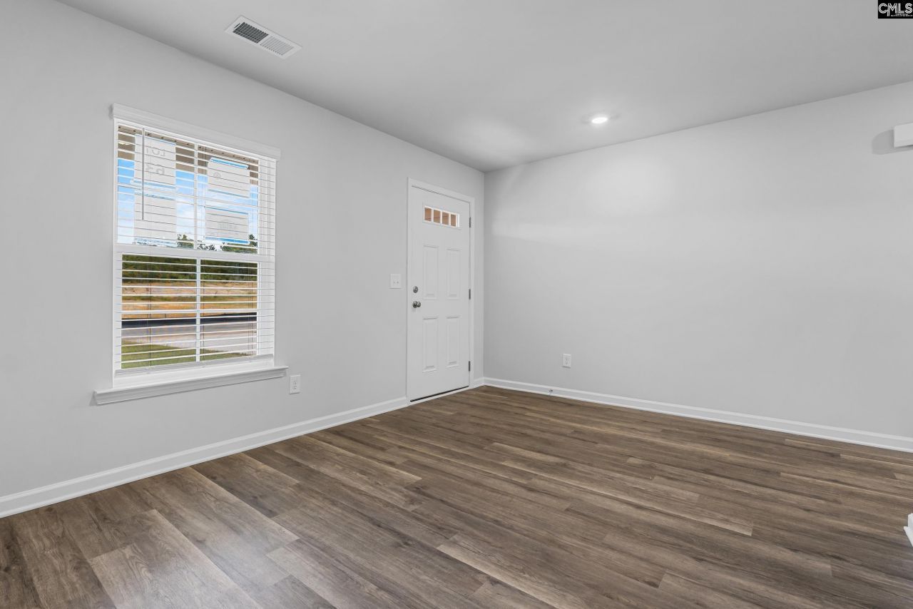 556 Corkscrew Lane  Photo 8