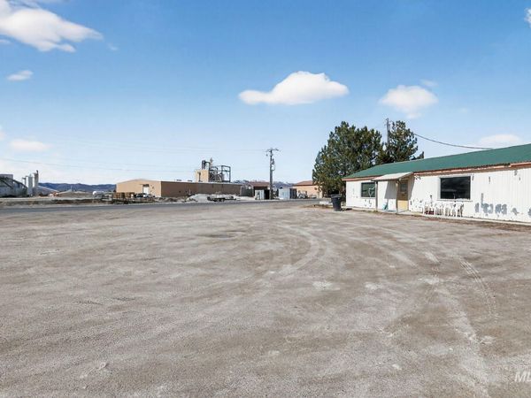 965 S Old Highway 191, Malad City, ID 83252