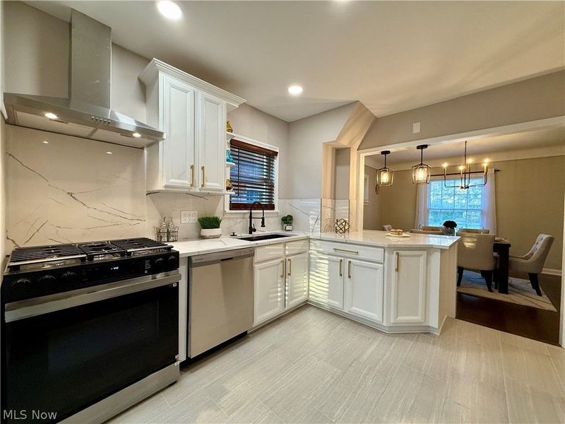 2216 Barrington Road , University Heights, OH 44118 Photo 2