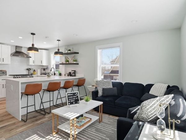 498 Beech St, Boston, MA 02131