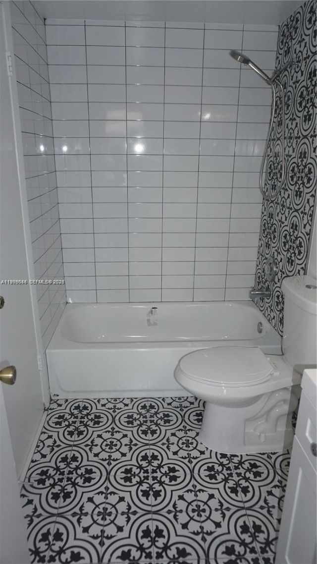 10057 Winding Lake Rd., Unit 204, Sunrise, FL 33351 Photo