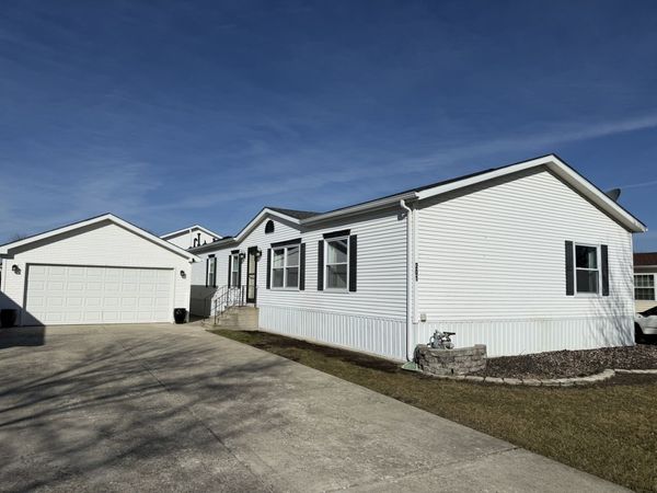 201 BEGONIA Drive, Matteson, IL 60443