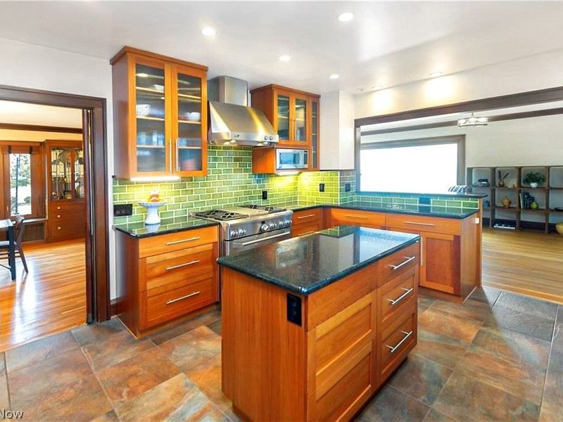 1033 Summit Avenue , Lakewood, OH 44107 Photo 11