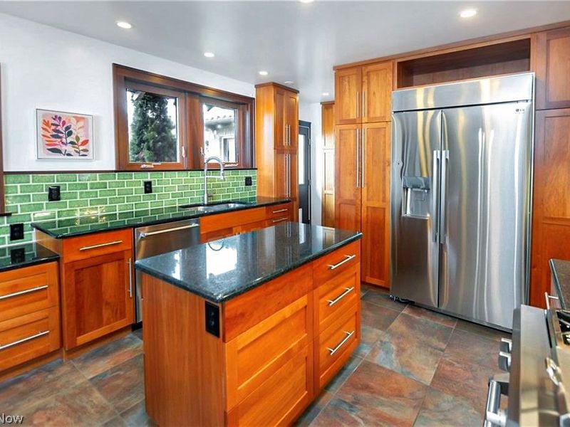 1033 Summit Avenue , Lakewood, OH 44107 Photo 13