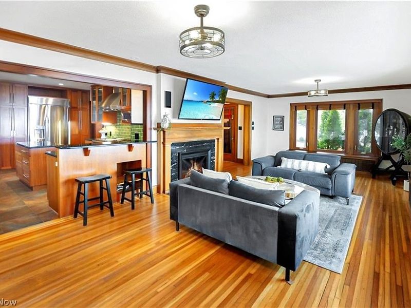 1033 Summit Avenue , Lakewood, OH 44107 Photo 9