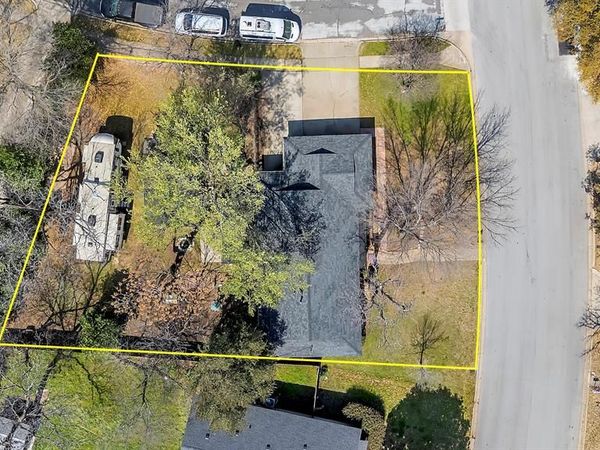 709 Hurstview Drive, Hurst, TX 76053