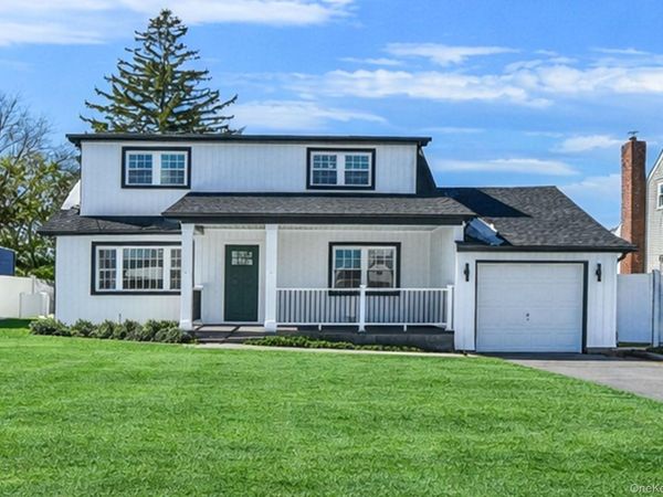 30 Jean Drive , North Babylon, NY 11703