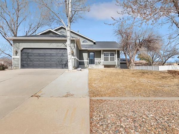 315 W Venturi Dr, Pueblo West, CO 81007