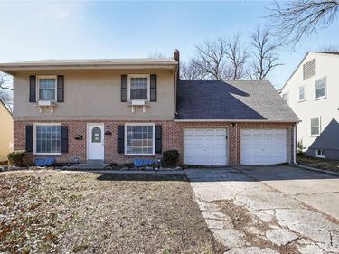 8016 HOLMES Road, Kansas City, MO 64131