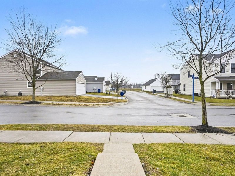 9335 Polaris Green Drive , Columbus, OH 43240 Photo 5