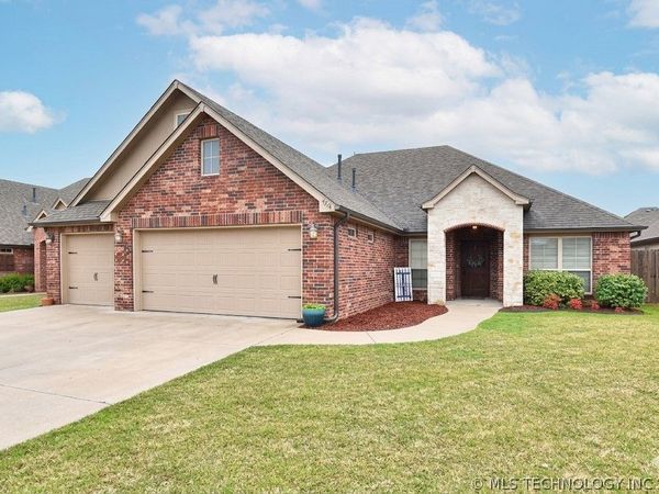 7414 E 83rd Street North, Owasso, OK 74055