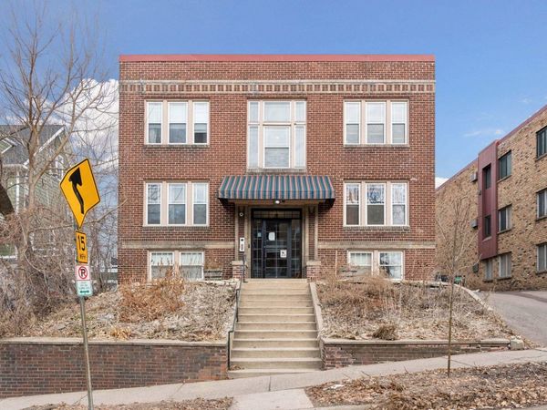 522 Ridgewood Avenue, Unit 9, Minneapolis, MN 55403