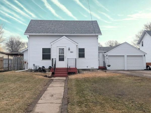 209 Aspen Avenue N, New Richland, MN 56072