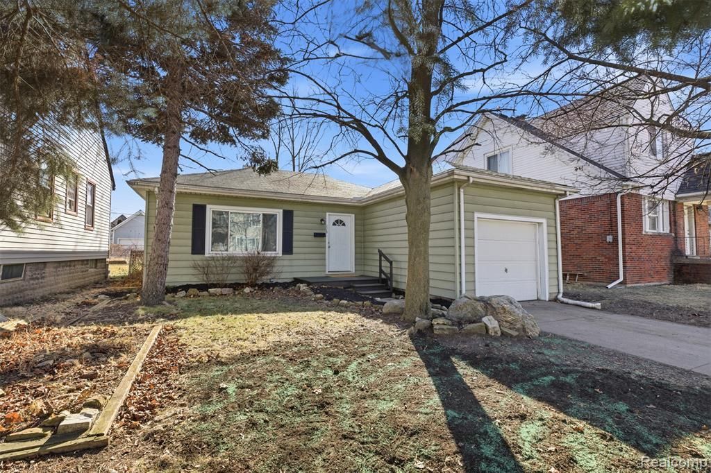 118 Michigan Avenue, Monroe, MI 48162 Main Photo