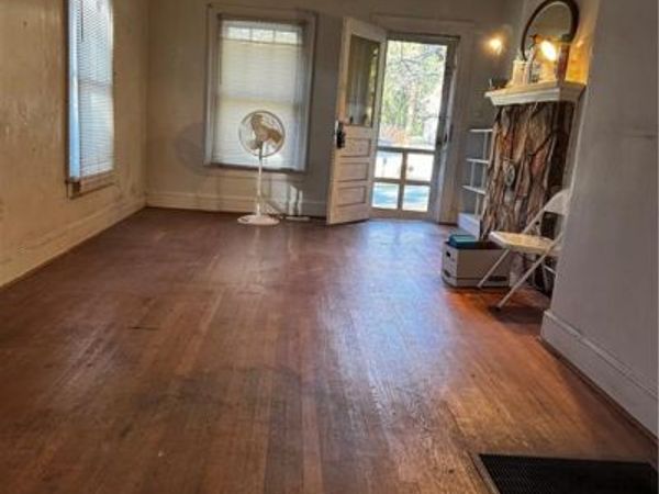 3812 Collier Drive , Atlanta, GA 30331