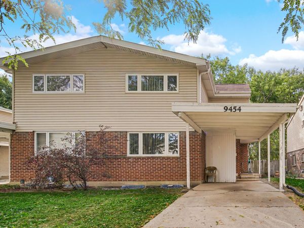 9454 Meadow Lane , Des Plaines, IL 60016
