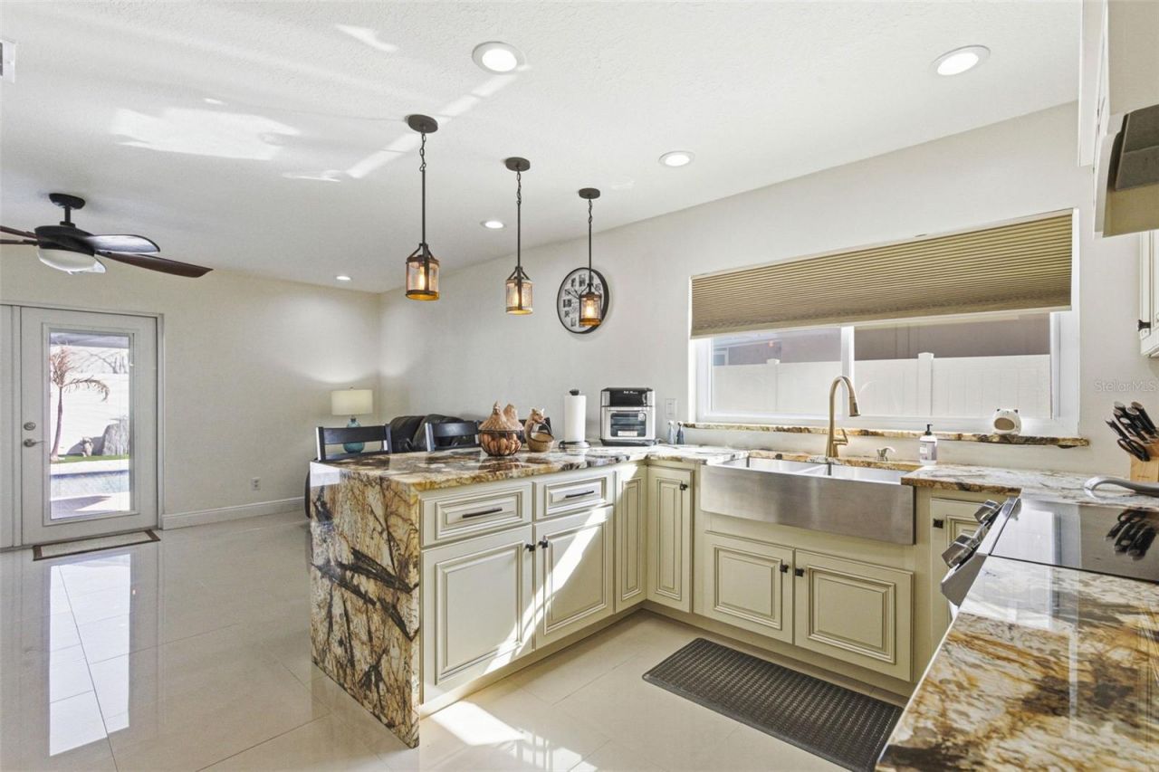 6415 Windwood Court, Tampa, FL 33634 Photo