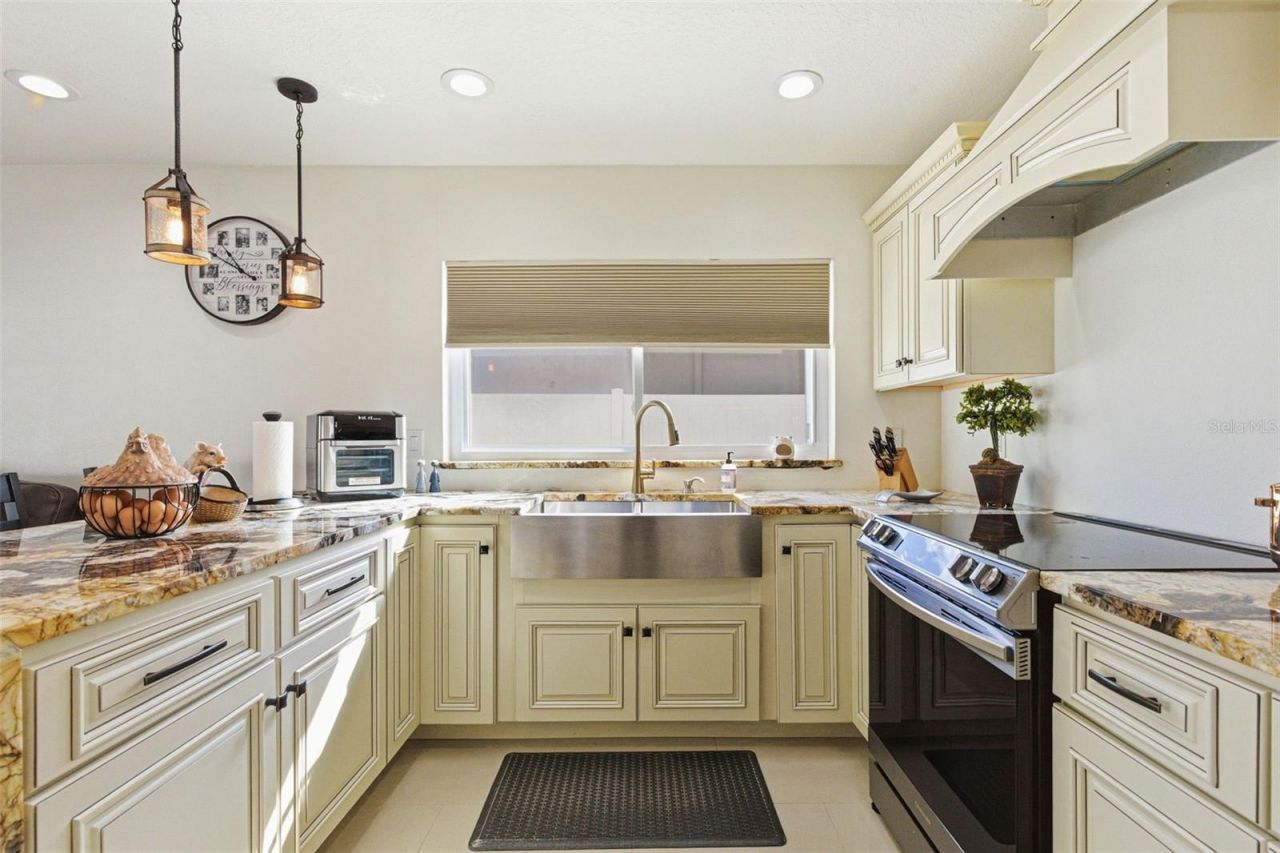 6415 Windwood Court, Tampa, FL 33634 Photo