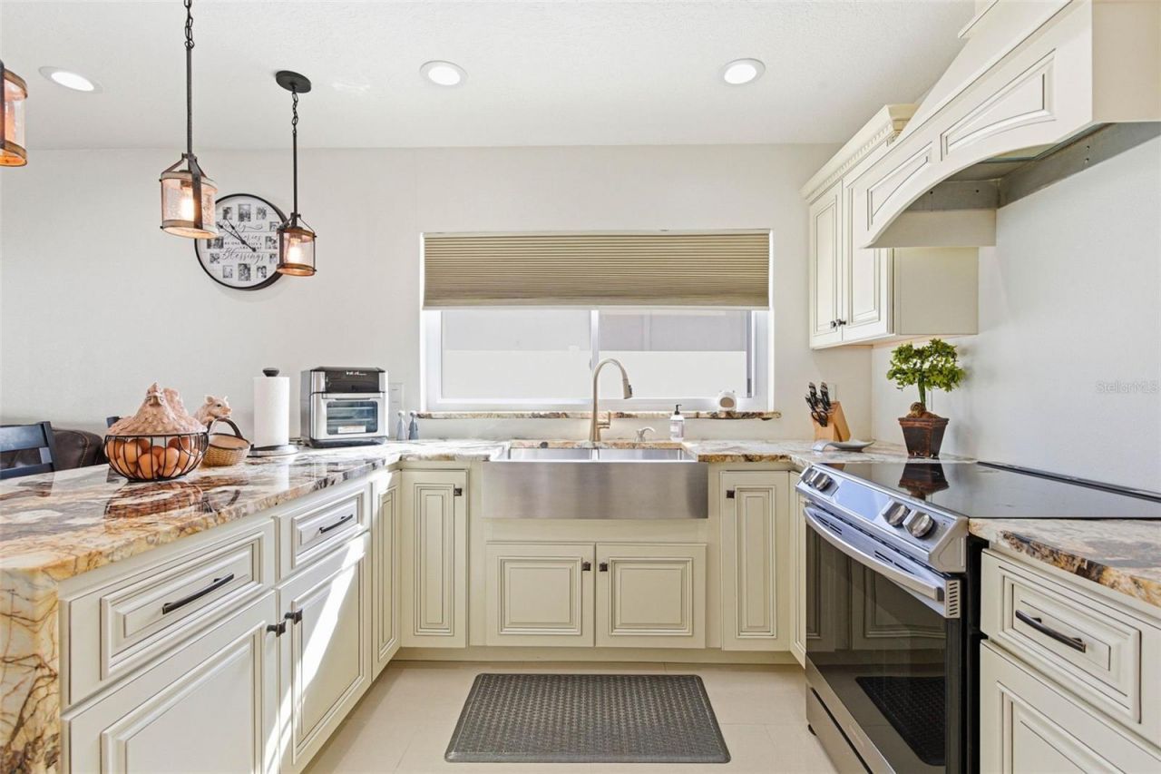 6415 Windwood Court, Tampa, FL 33634 Photo