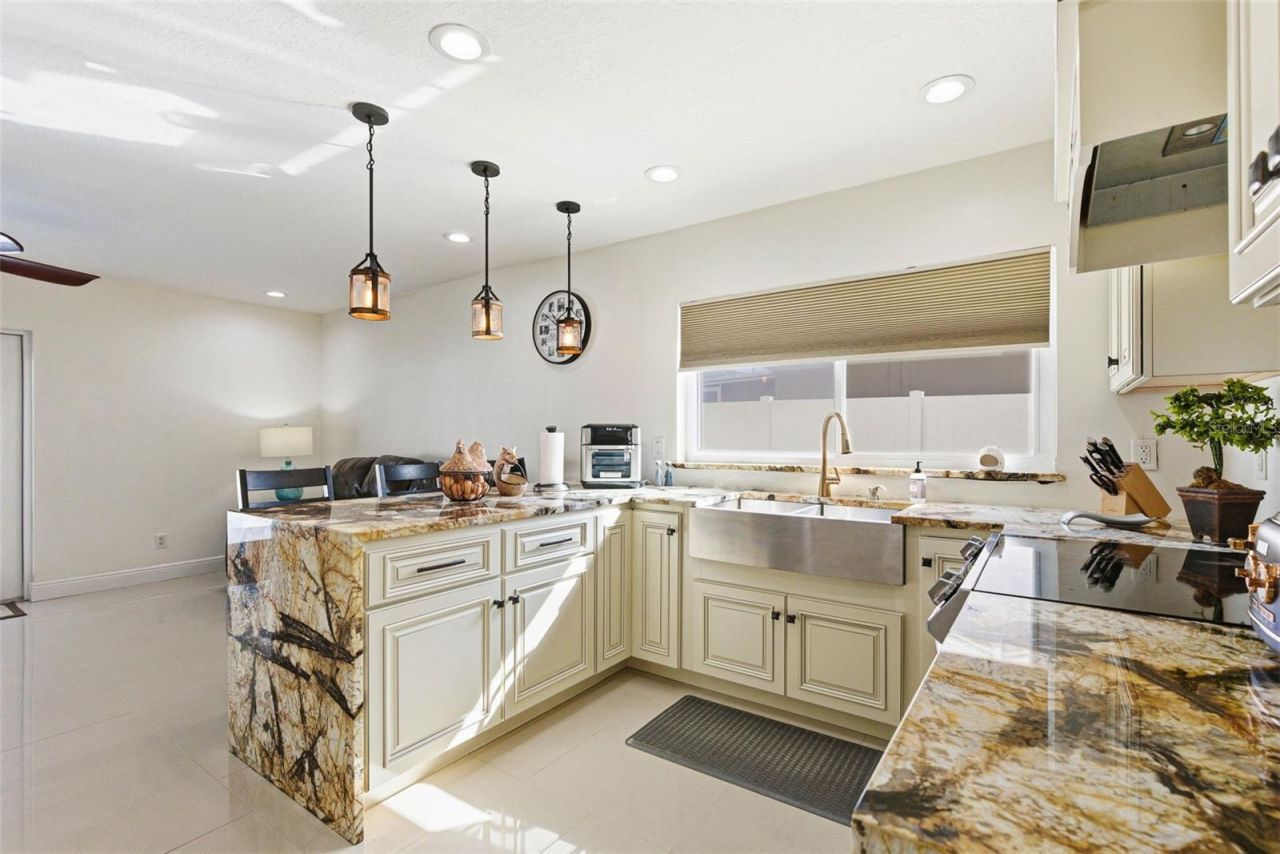 6415 Windwood Court, Tampa, FL 33634 Photo