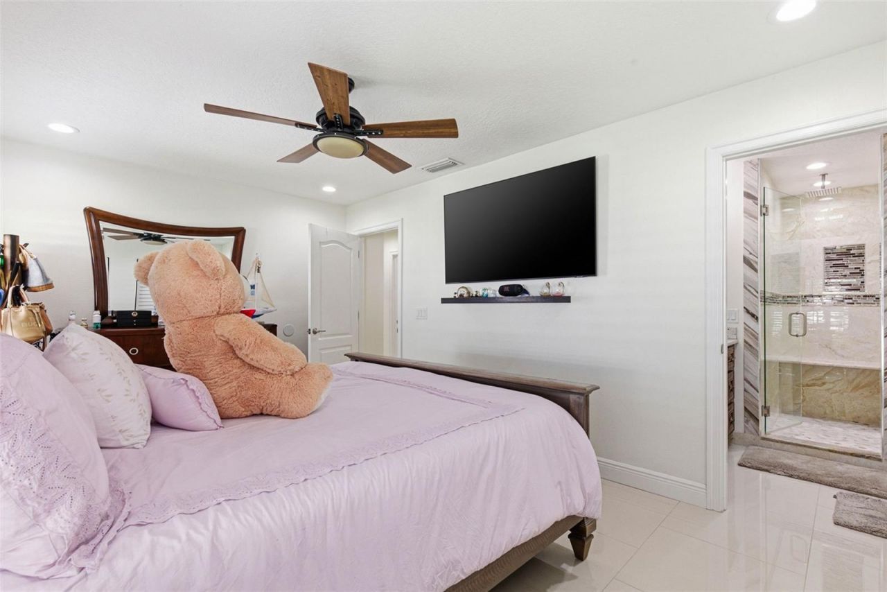 6415 Windwood Court, Tampa, FL 33634 Photo