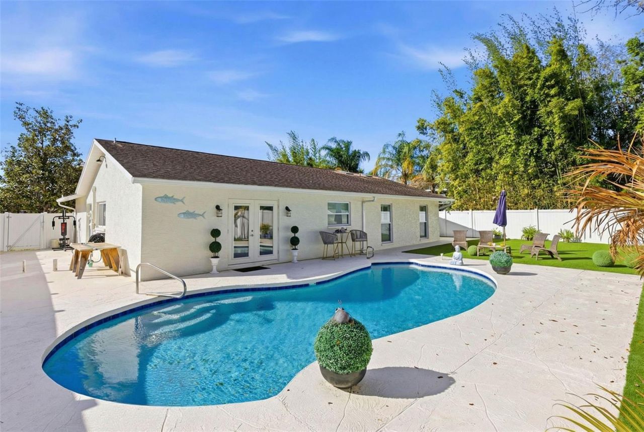 6415 Windwood Court, Tampa, FL 33634 Photo