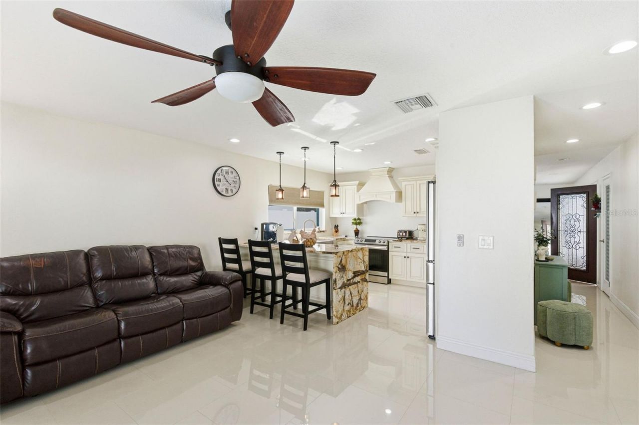 6415 Windwood Court, Tampa, FL 33634 Photo