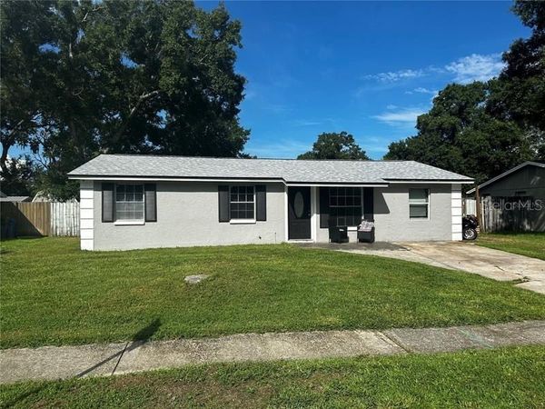 3704 MEADOWBREEZE DRIVE , TAMPA, FL 33619