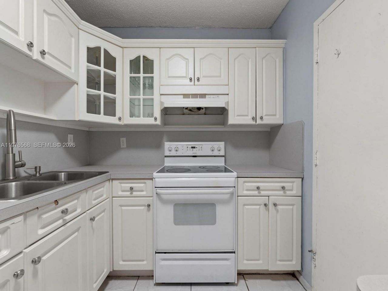 6701 NW 169th St, Unit B304, Hialeah, FL 33015 Photo