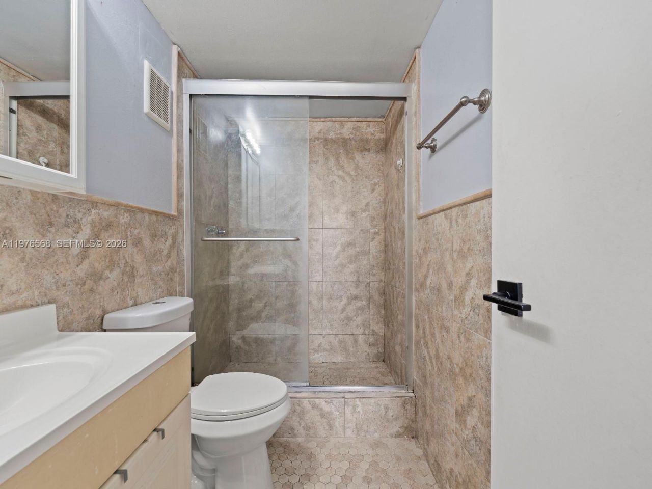 6701 NW 169th St, Unit B304, Hialeah, FL 33015 Photo
