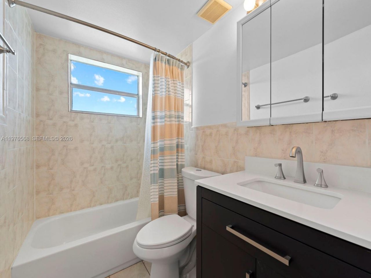 6701 NW 169th St, Unit B304, Hialeah, FL 33015 Photo