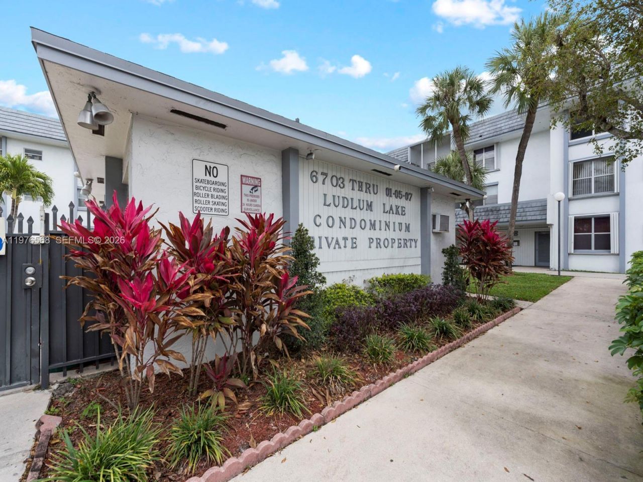 6701 NW 169th St, Unit B304, Hialeah, FL 33015 Photo