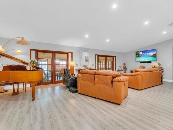 18201 SW 87th Ave , Palmetto Bay, FL 33157