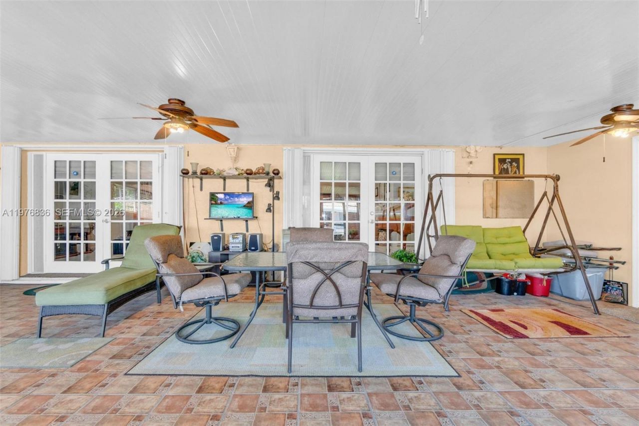 18201 SW 87th Ave , Palmetto Bay, FL 33157 Photo