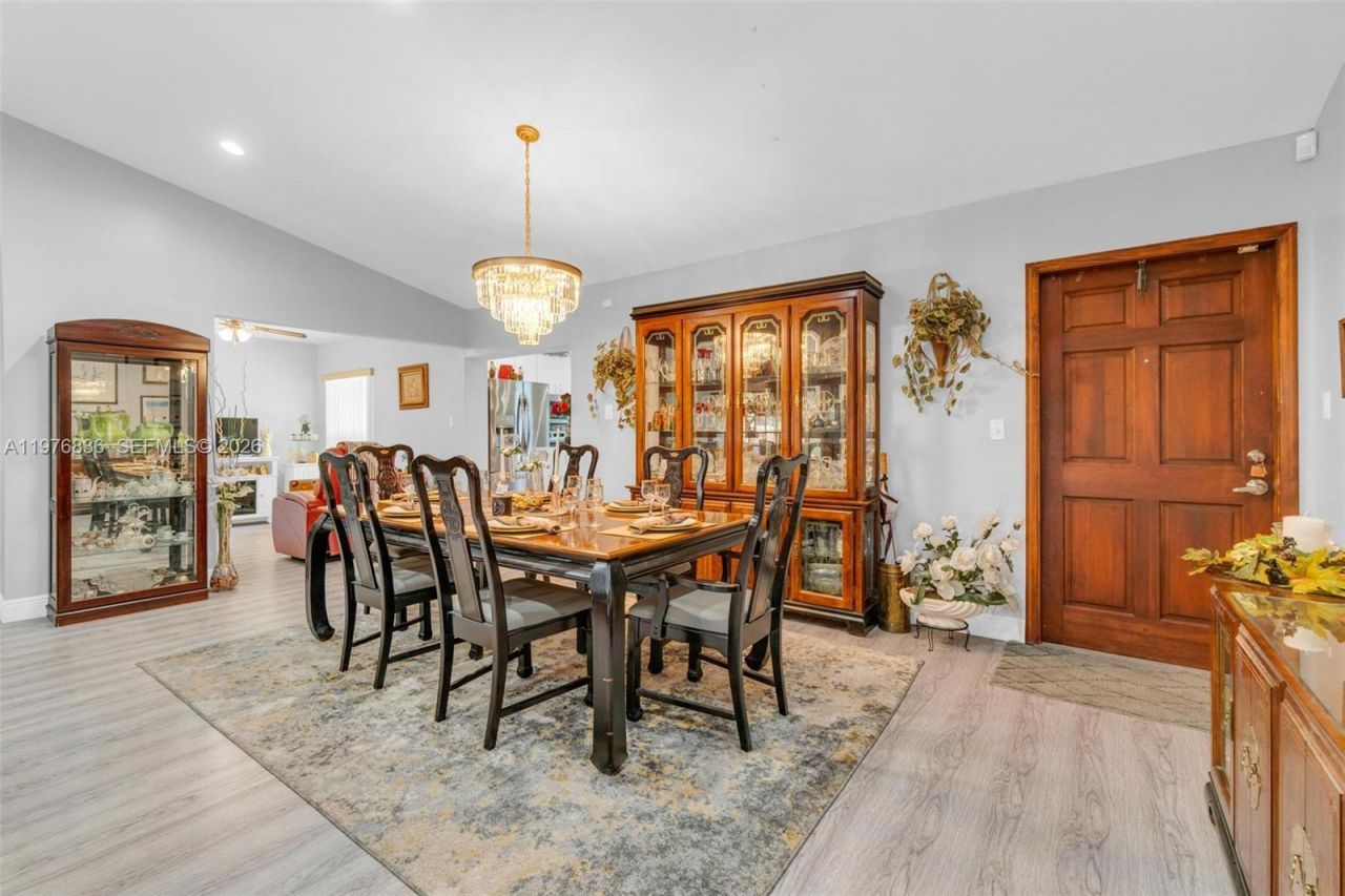 18201 SW 87th Ave , Palmetto Bay, FL 33157 Photo