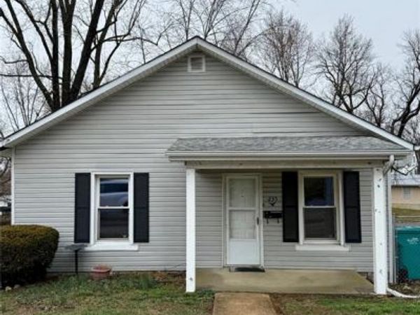 235 E Oak Street, St Clair, MO 63077