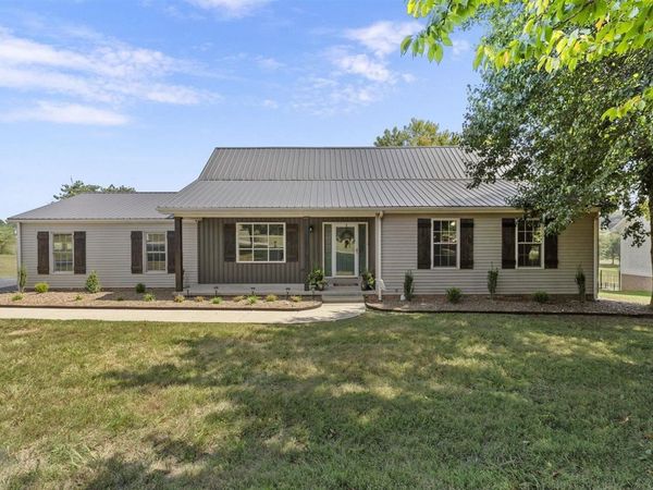 135 Clubhouse Lane , Glasgow, KY 42141